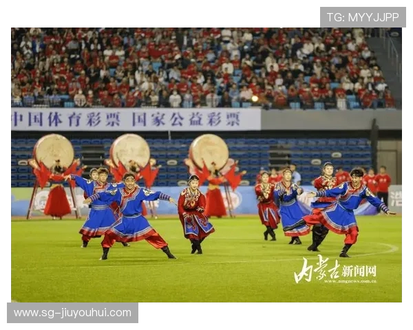 呼和浩特足球赛场激情四溢球迷热情高涨展现独特赛事氛围 呼和浩特足球赛场激情四溢球迷热情高涨展现独特赛事氛围