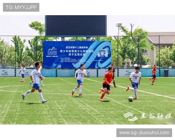 西电电信足球队奋勇拼搏展现青春风采 助力校园体育文化发展